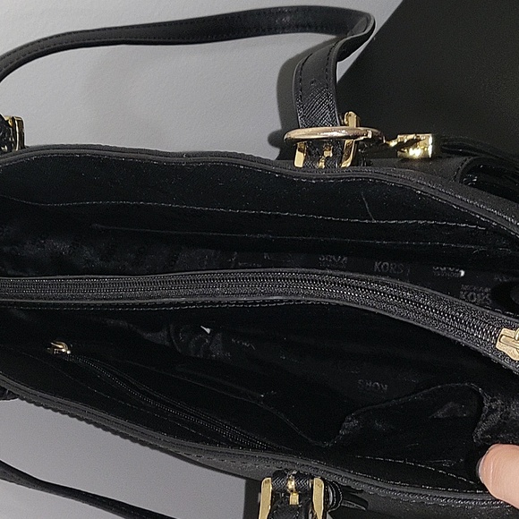 Michael Kors black purse - Picture 6 of 8